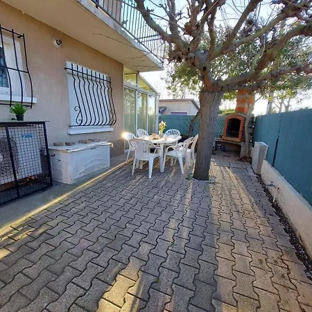 3 Pieces Rdc 8 Pers Avec Terrasse Et Confort Modeste - Fr-1-326-738 شقة *