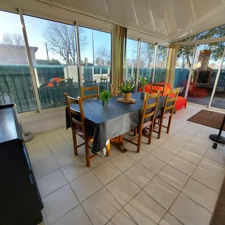 3 Pieces Rdc 8 Pers Avec Terrasse Et Confort Modeste - Fr-1-326-738 * Marseillan (Herault)