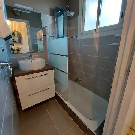 Apartmán 3 Pieces Rdc 8 Pers Avec Terrasse Et Confort Modeste - Fr-1-326-738